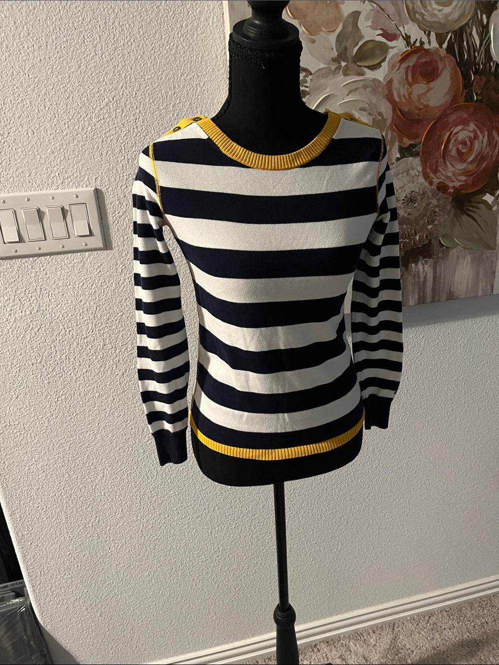 Women Tommy Hilfiger size XS sweater